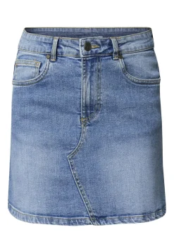 Onea-Sk4 18418*Sisters Point Hot