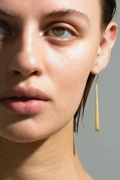 Jane Kønig Orbis Drop Earring ODE-SS25-G< Øreringe