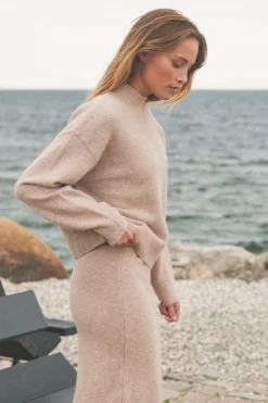 Paulina Knit Blouse*Neo Noir Sale