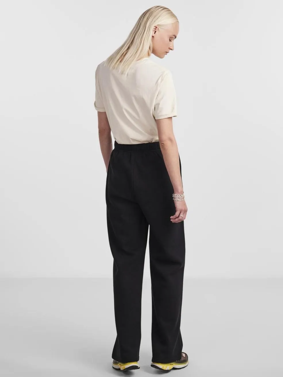 Pcchilli Wide Sweat Pants 17140745*Pieces Sale