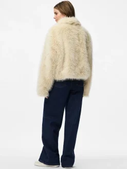 Pieces Pcjilla Short Fluffy Jacket< Overtøj & Jakker