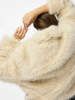 Pieces Pcjilla Short Fluffy Jacket< Overtøj & Jakker