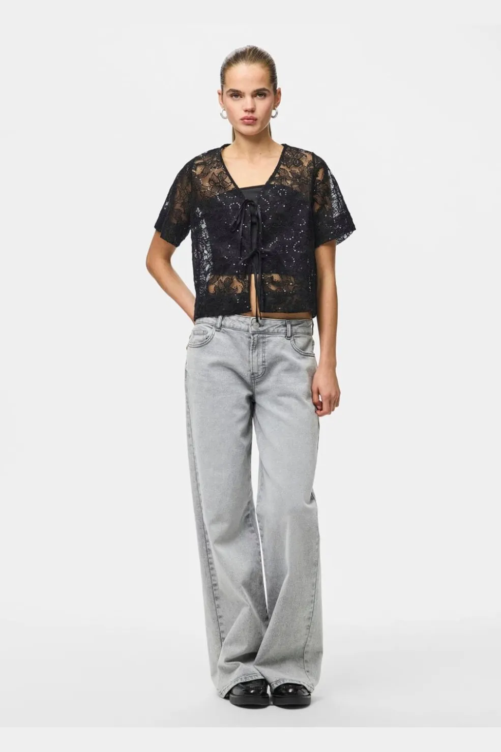 Pieces Pclouise 2/4 V-Neck Tie Top< Sæt 🛍️|T-Shirts & Toppe
