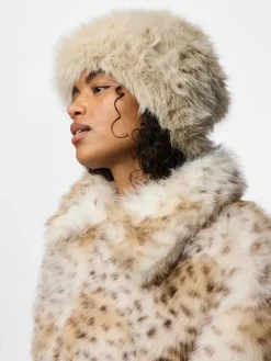 Pcplush Fluffy Hat*Pieces Clearance