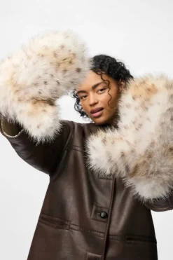 Pcplush Fluffy Mittens*Pieces New