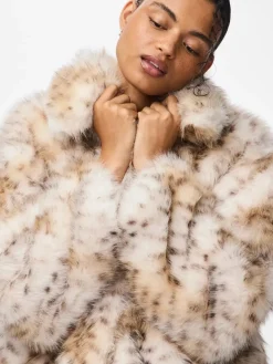 Pieces Pcplush Short Fluffy Jacket< Overtøj & Jakker