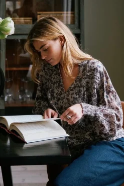 Neo Noir Rhia Drapy Ivy Blouse 163797< Bluser & Skjorter|Ammevenligt Tøj