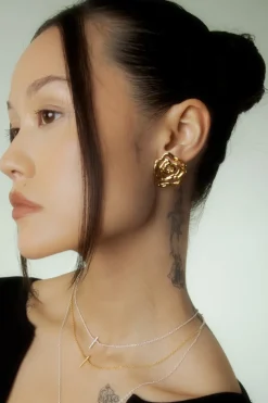Jane Kønig Rose Earring< Øreringe