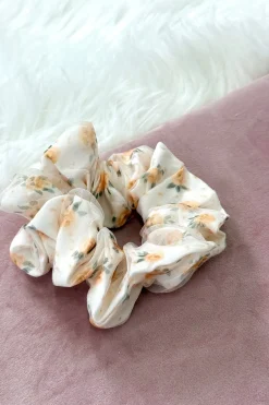 Scarlett Scrunchie*A-bee