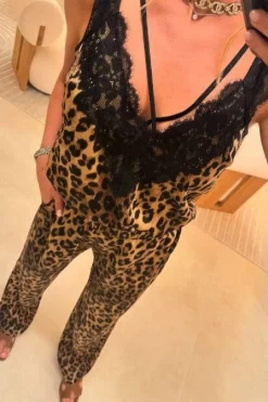 String Top*Valentin Studio Online