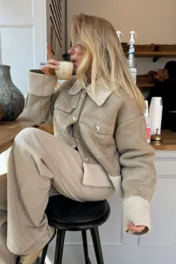 BYIC Theaic Teddy Jacket< Overtøj & Jakker