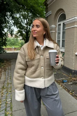 BYIC Theaic Teddy Jacket< Overtøj & Jakker