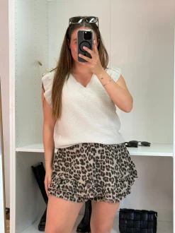 Thora Shorts*A-bee Hot