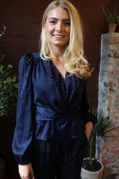 Liberte Tiki Ls Twist Blouse 22120< Sæt 🛍️|Bluser & Skjorter