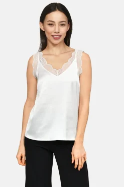 Sisters Point Vara-Ta< T-Shirts & Toppe