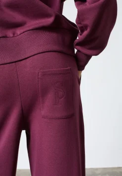 Vemia-Pa 19156*Sisters Point Clearance