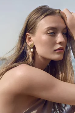 Venus Earrings*Maanesten Outlet