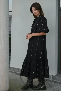 Neo Noir Veronica Flower Emb Dress 166846< Kjoler