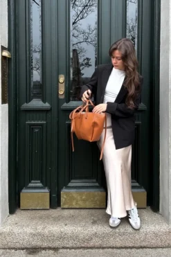 Neo Noir Vicky Heavy Sateen Skirt< Nederdele