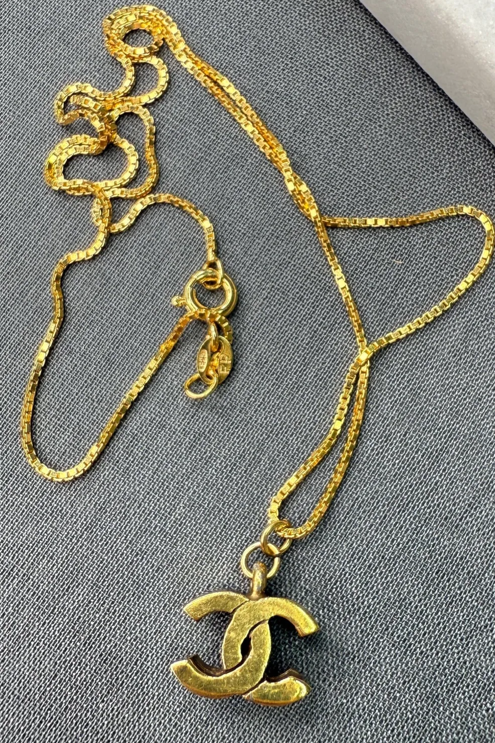 Preloved Vintageline x Molly&My Vintage Chanel CC Vedhæng 2< Halskæder