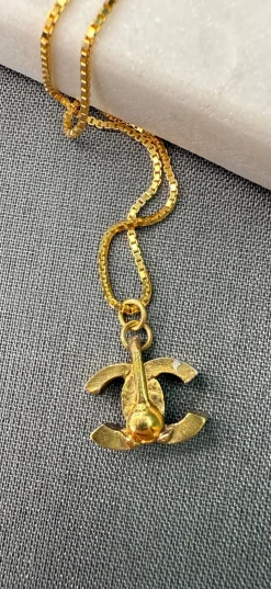 Preloved Vintageline x Molly&My Vintage Chanel CC Vedhæng 2< Halskæder