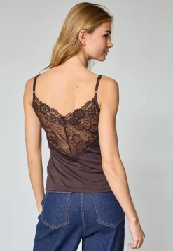 Vumi-St2 18134*Sisters Point Online