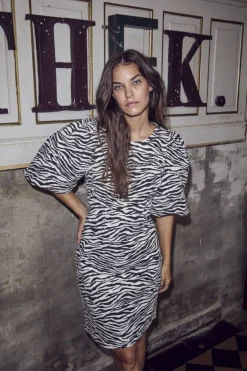 Co´Couture Zioncc Zebra Crop Puff Dress 36396< Kjoler